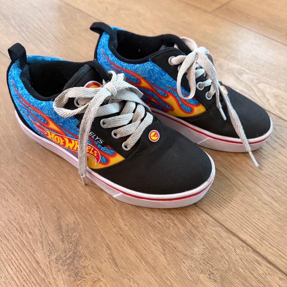 Kids Heely’s Size 2